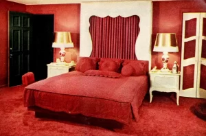 تخت خواب قرمز